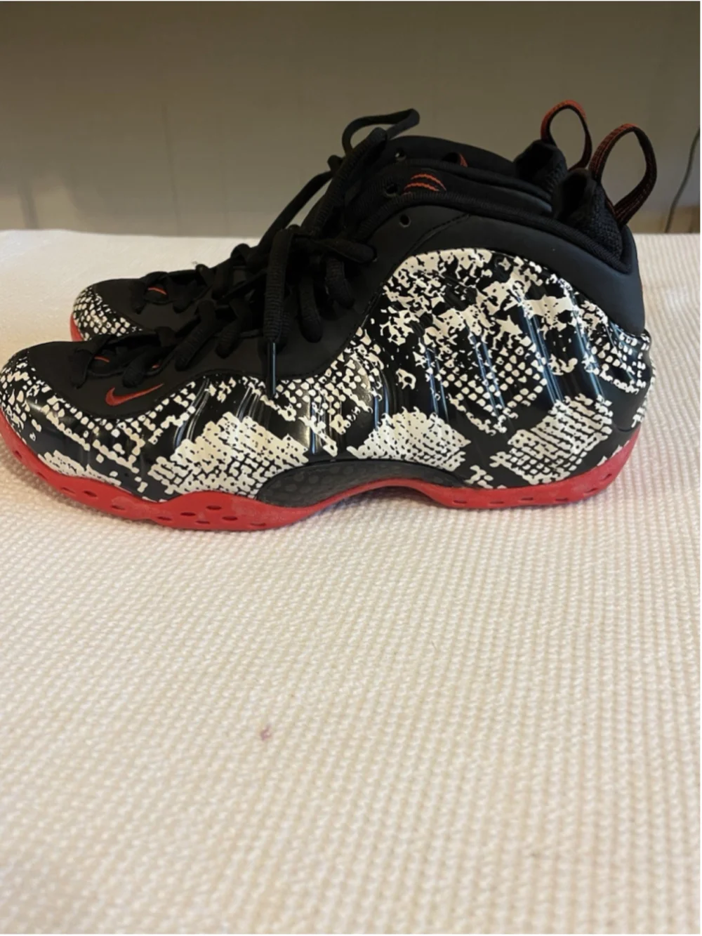 Nike Air Foamposite One Snakeskin Black White Red High Top Sneakers Men 10 EUC